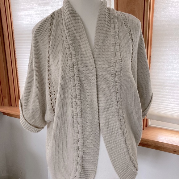 Hollister short sleeve sweater size extra small (oversized) - Picture 1 of 5